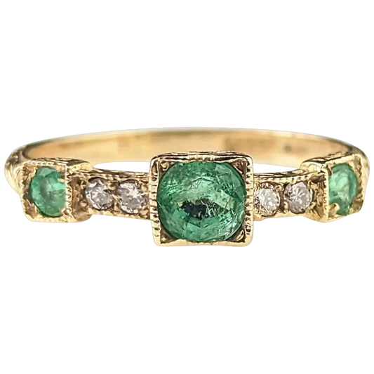 Antique Emerald and Diamond ring, 15ct yellow gold