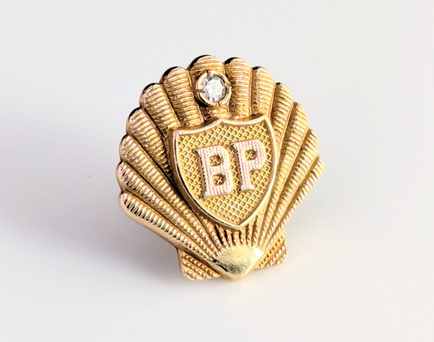 Vintage BP Shell 9ct gold and Diamond stud brooch, lapel pin