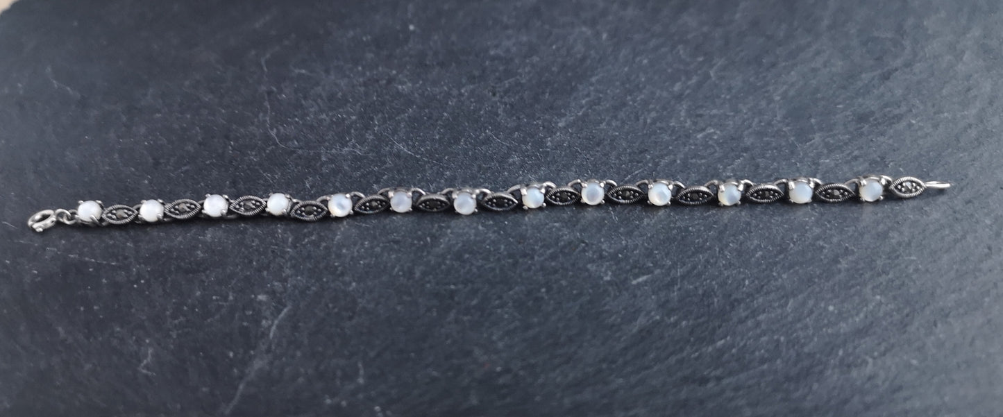 Vintage silver moonstone bracelet