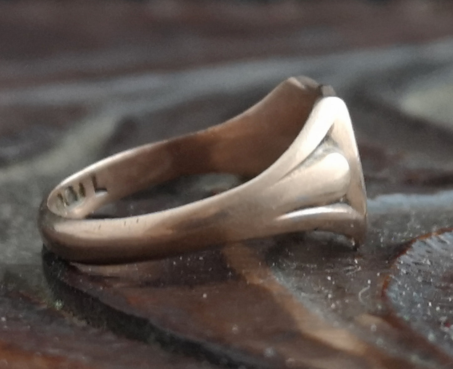 Antique 9ct Rose gold shield signet ring