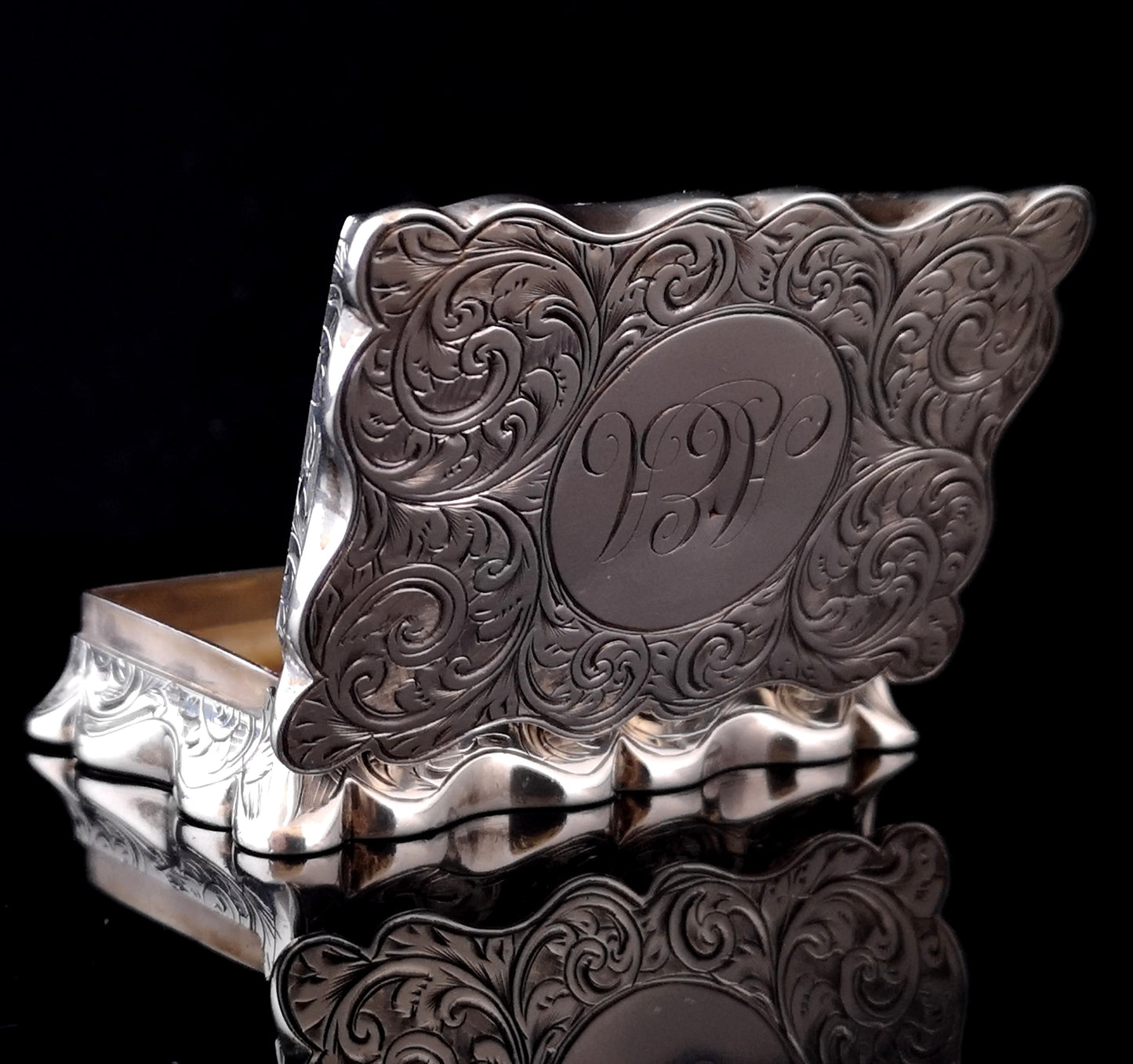 Antique silver snuff box, Deakin and Francis