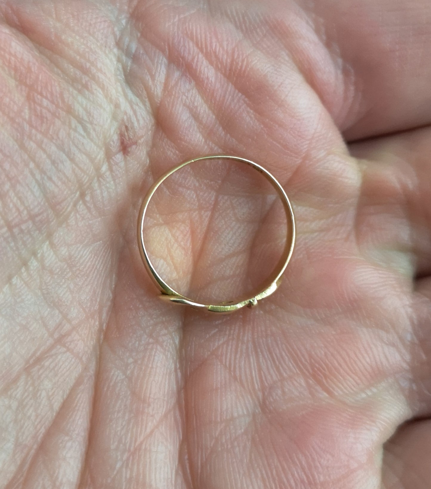 Victorian 18ct gold buckle ring, diamond