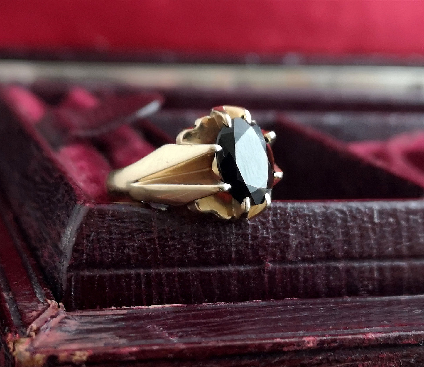 Vintage Garnet dress ring, 9ct gold, heavy