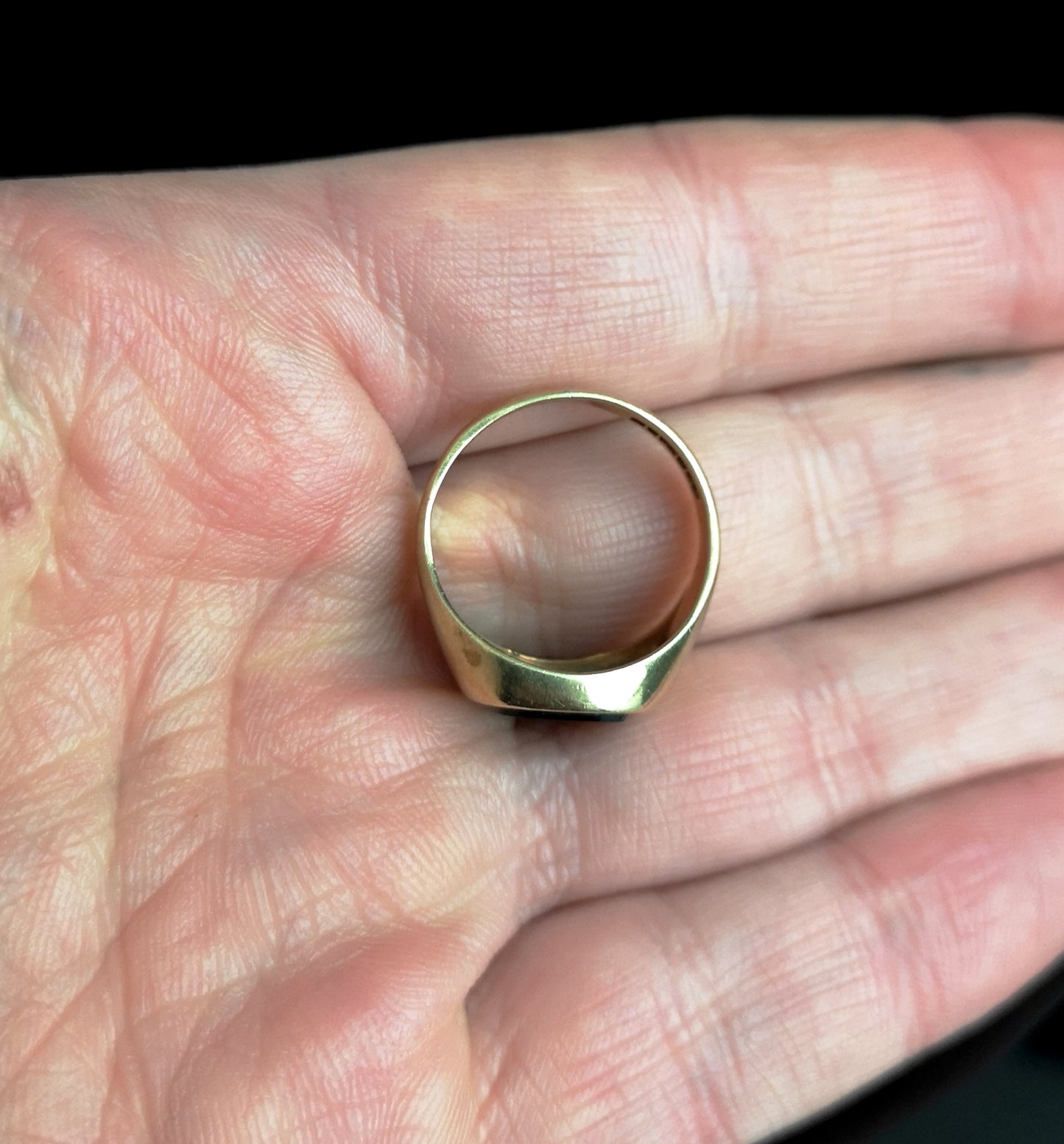 Vintage 9ct gold Onyx signet ring