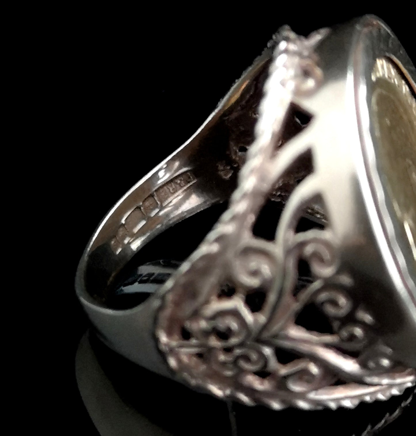 Antique 22ct gold Sovereign ring, 9ct gold mount