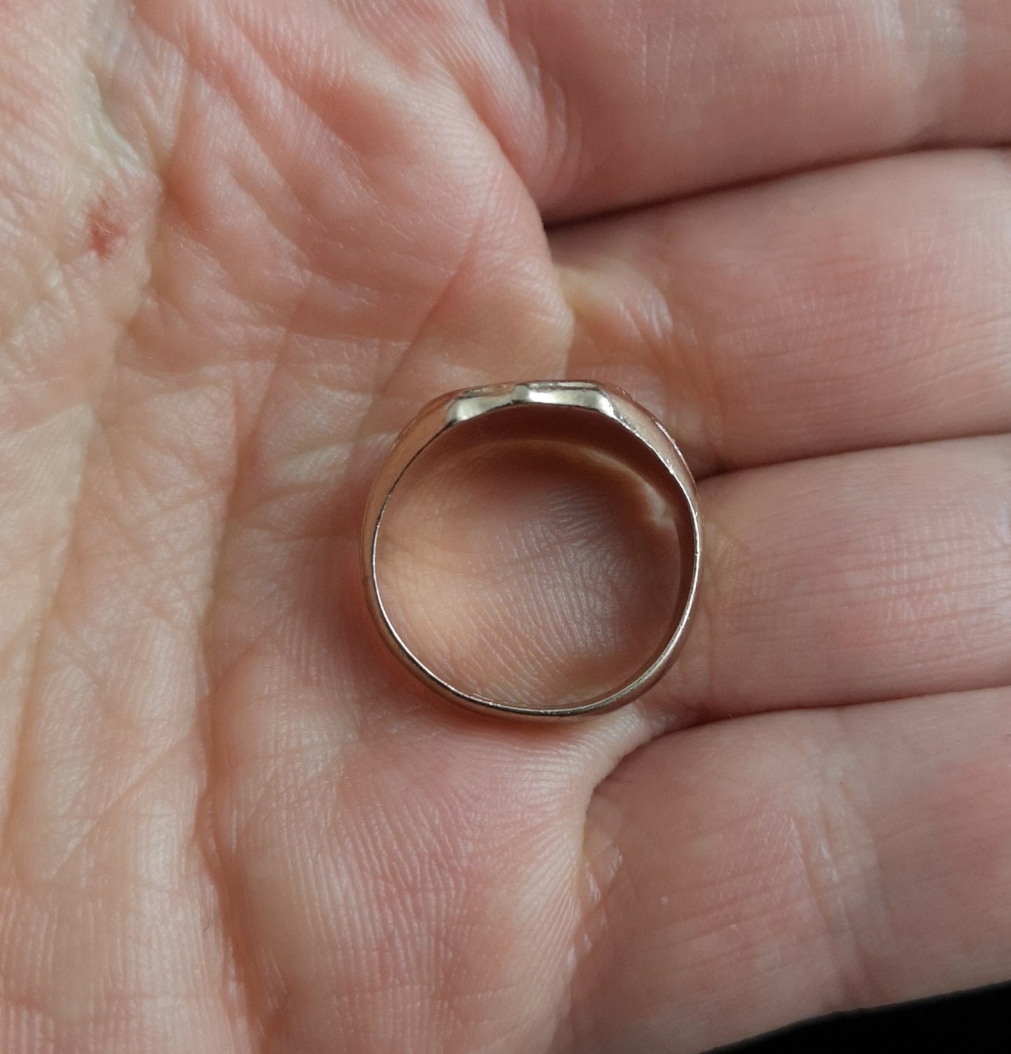 Antique 9ct Rose gold signet ring, shield shaped