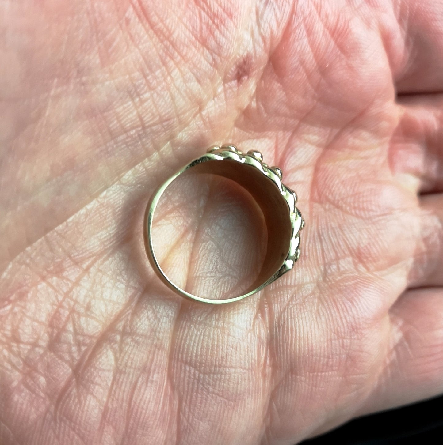 Vintage gents 9ct gold keeper ring, heavy