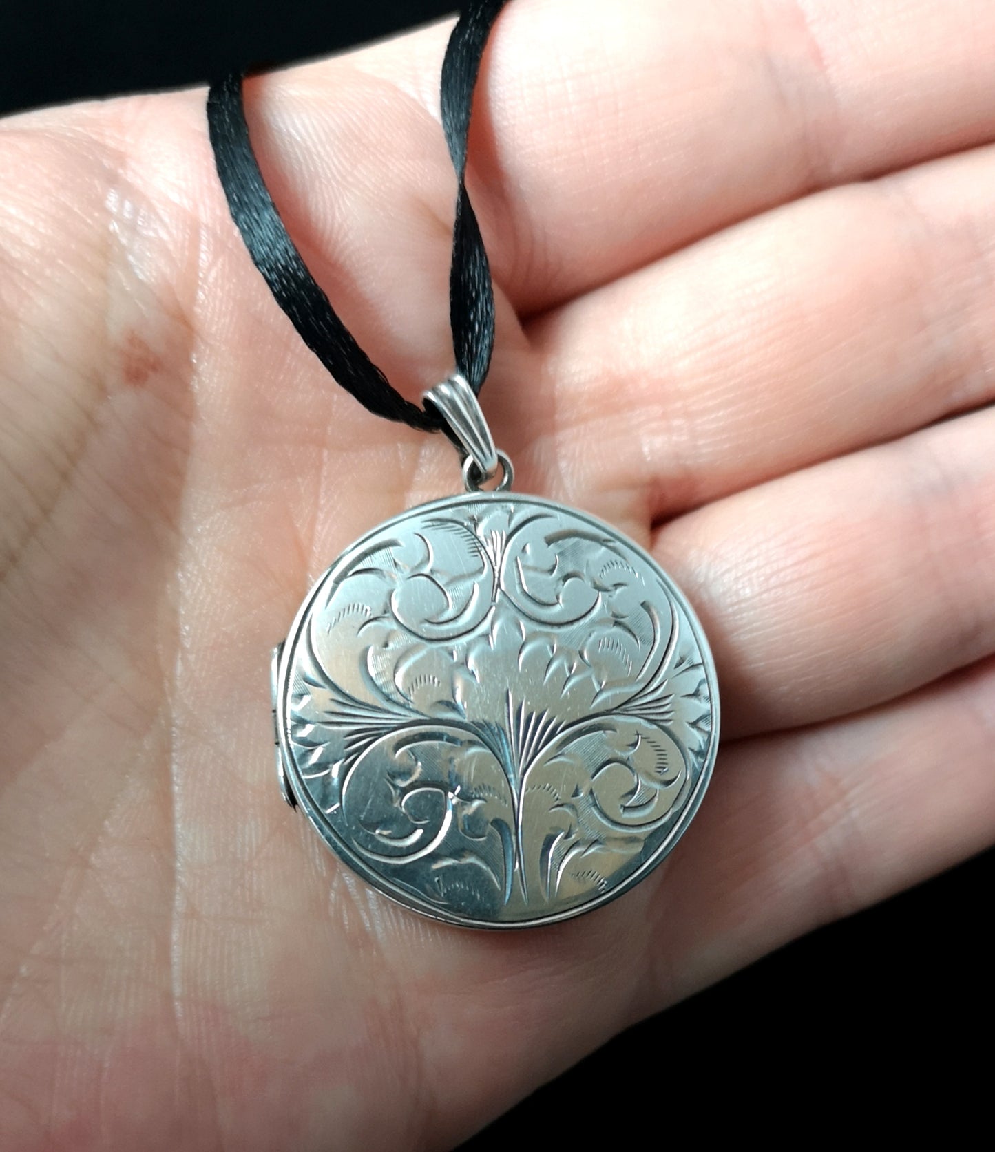 Vintage silver locket, floral, 1970's