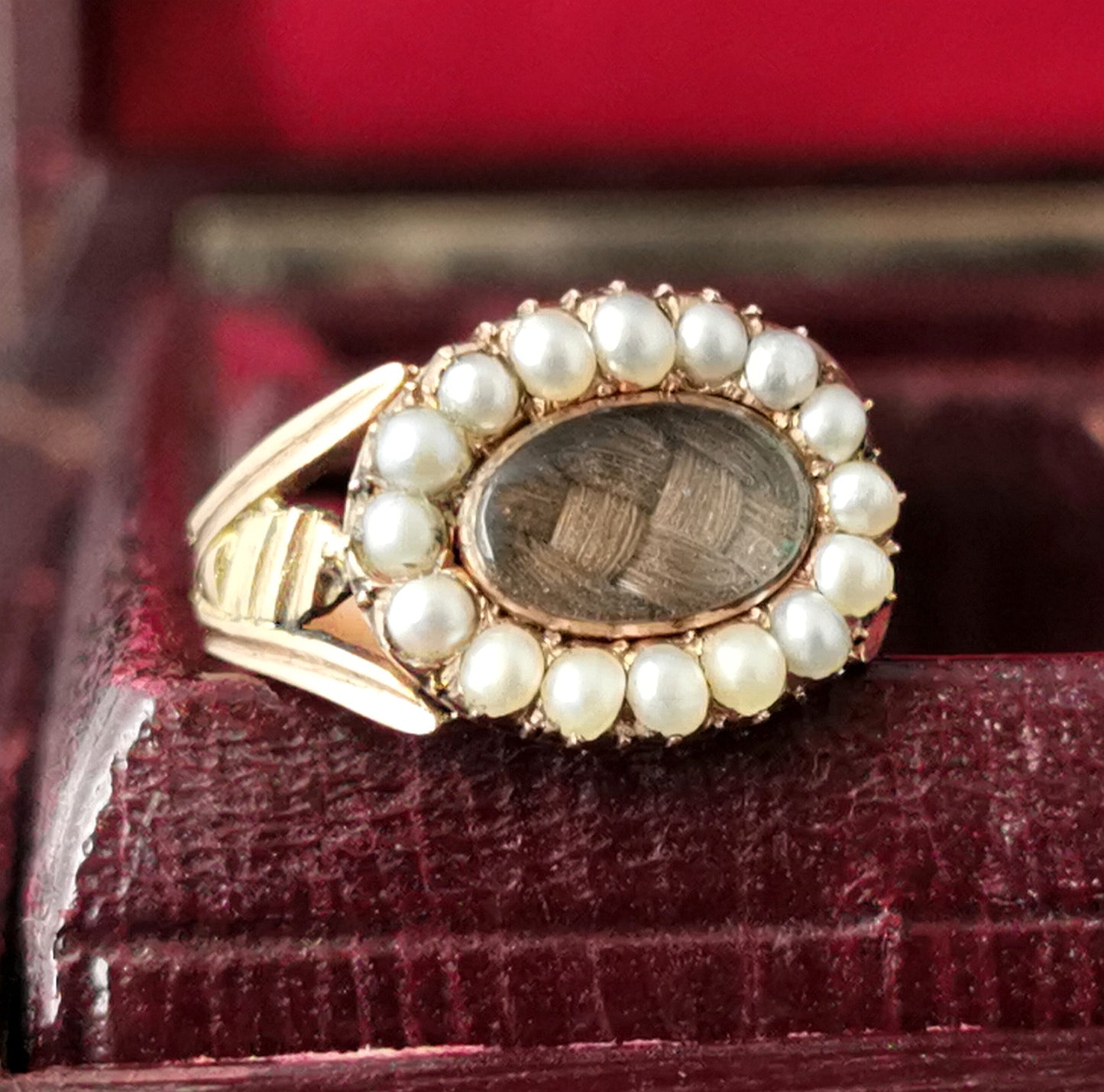 Antique Georgian mourning ring, 18ct gold, pearl and hairwork