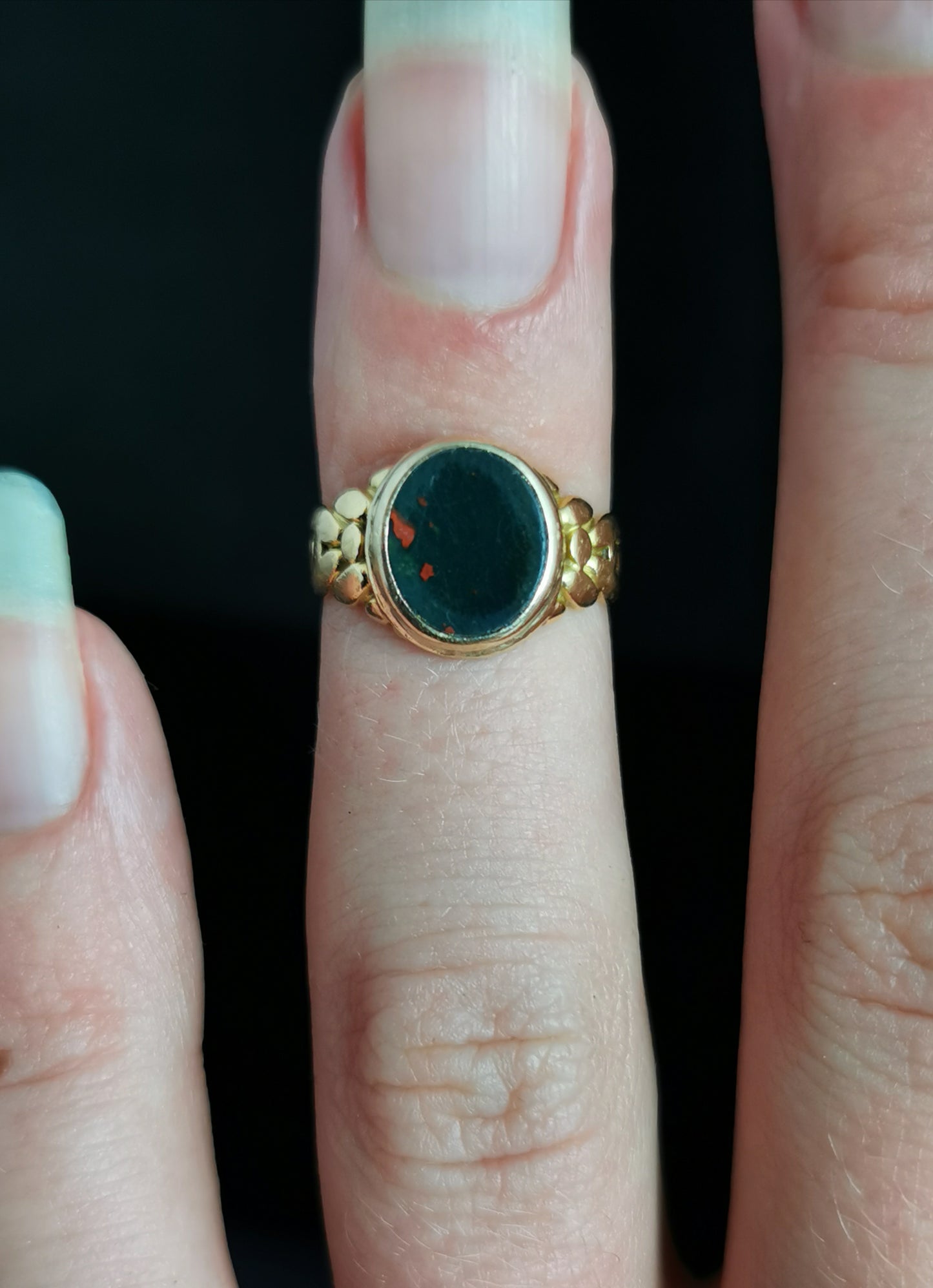 Antique 18ct gold Bloodstone signet ring