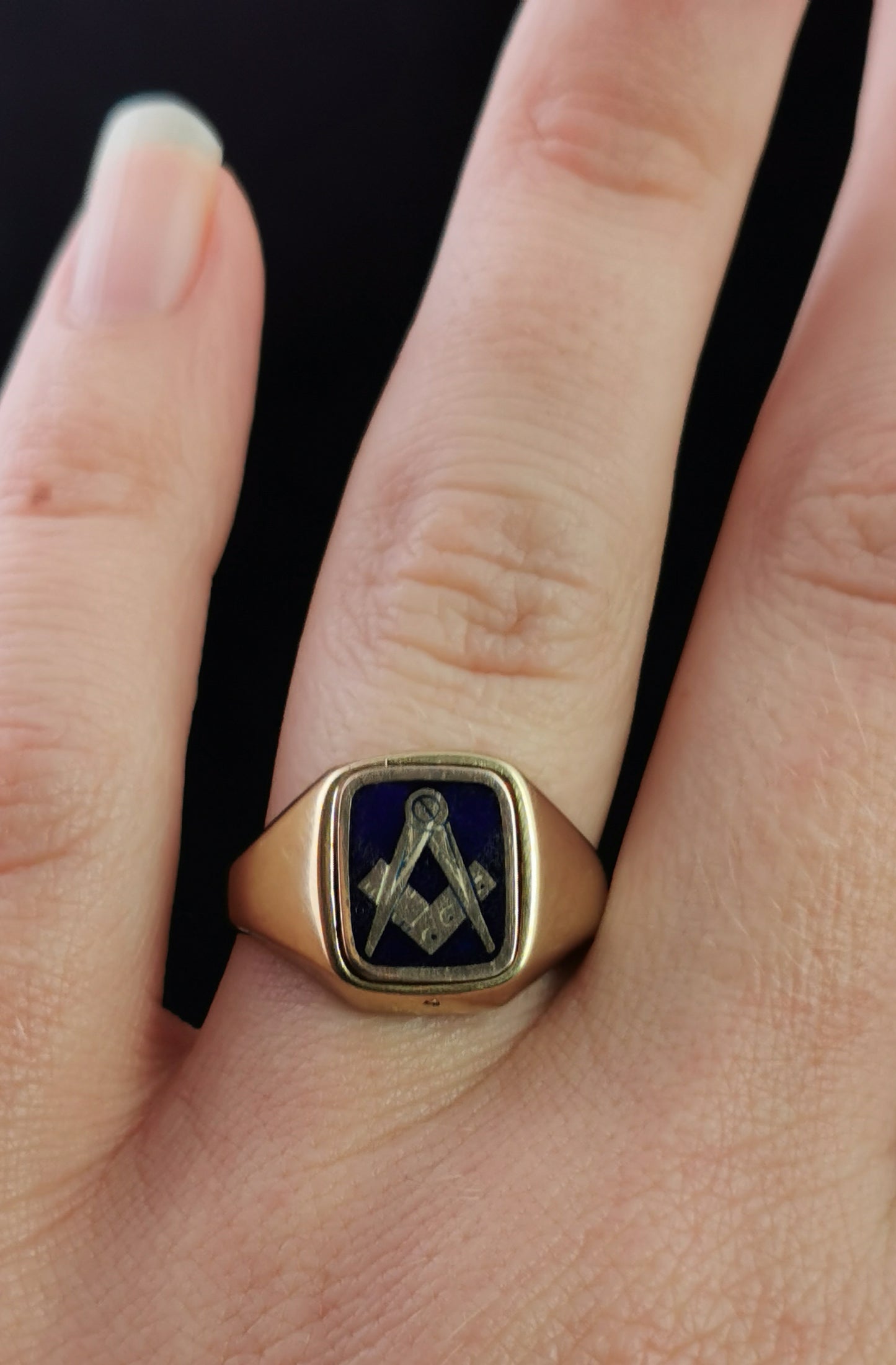 Vintage 9ct gold Masonic swivel ring, signet, blue enamel
