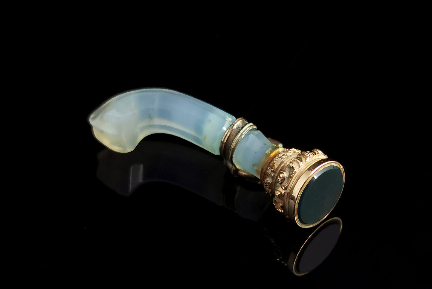 Antique Georgian seal fob pendant, Agate and Bloodstone, 9ct gold, pistol grip