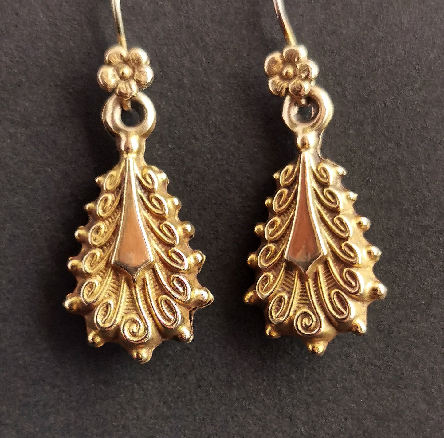 Antique Victorian 9ct yellow gold drop earrings