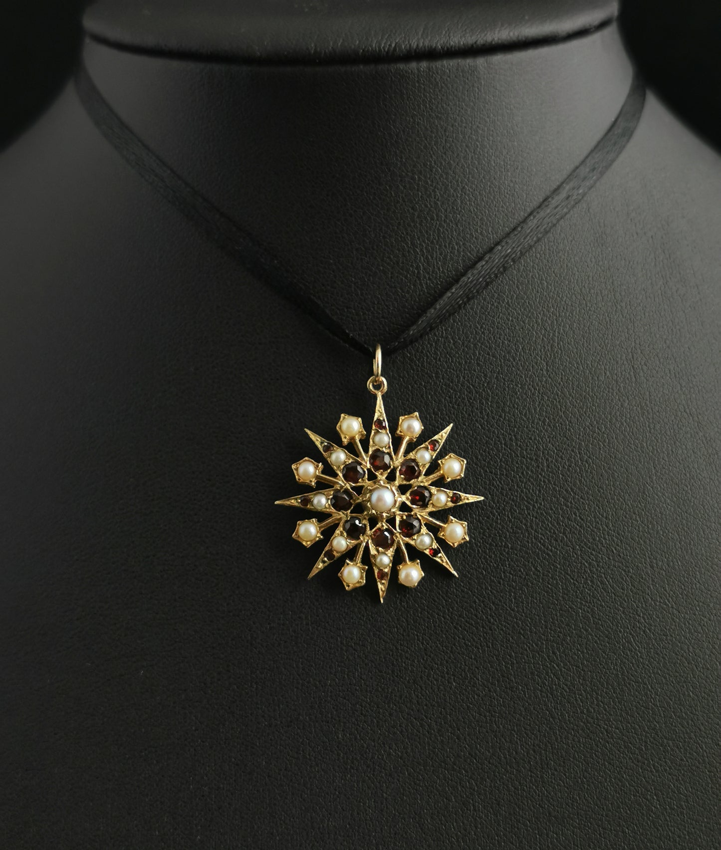 Antique Garnet and pearl Starburst pendant, 9ct gold