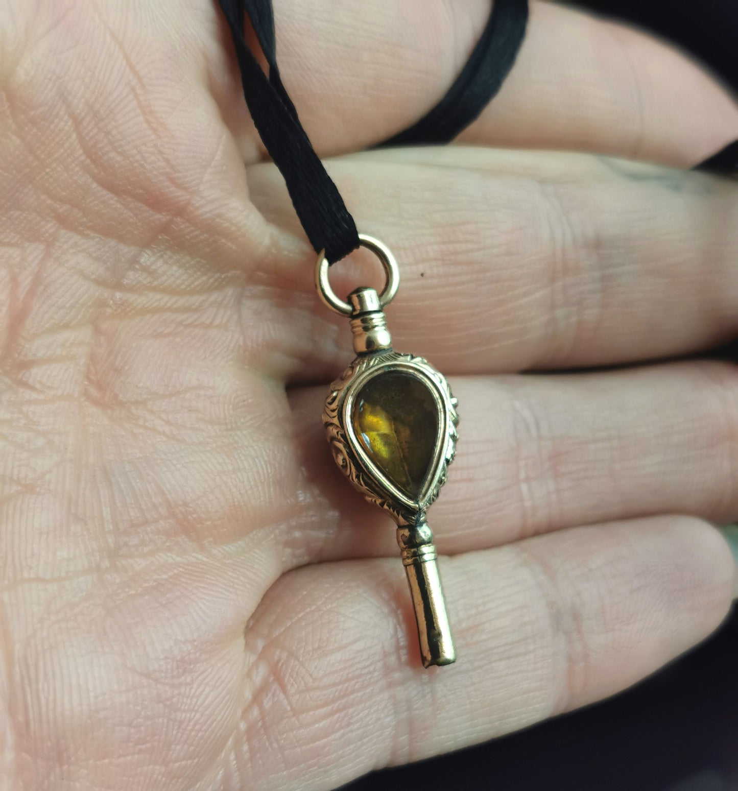 Antique Victorian 9ct gold watch key, citrine and bloodstone, pendant