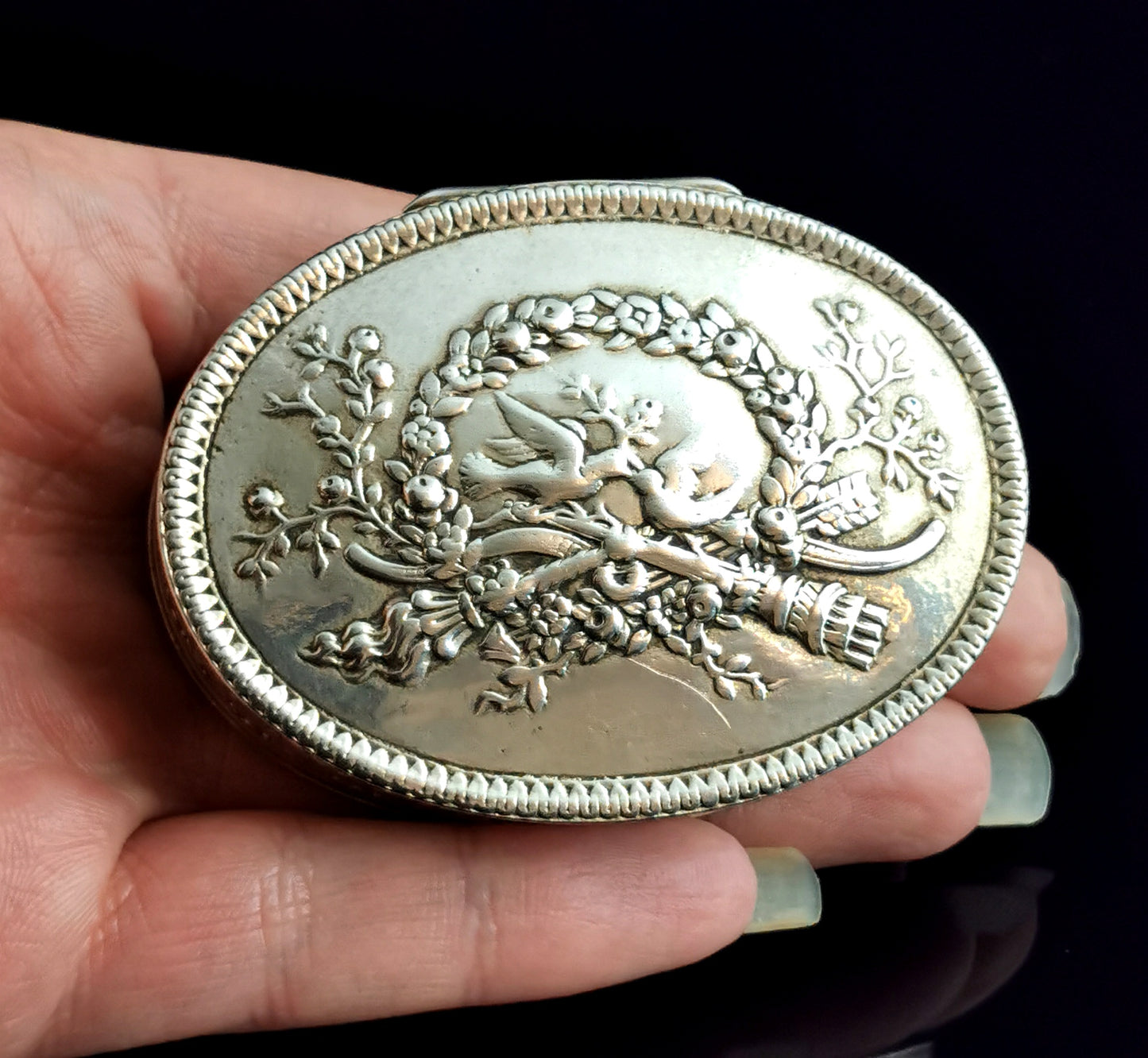 Antique French silver snuff box, peace doves