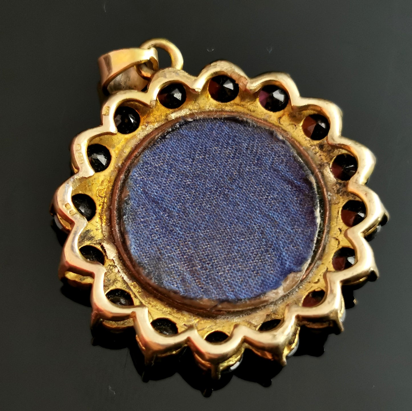 Vintage garnet floral pendant, 9ct gold, enamelled, Cobalt blue