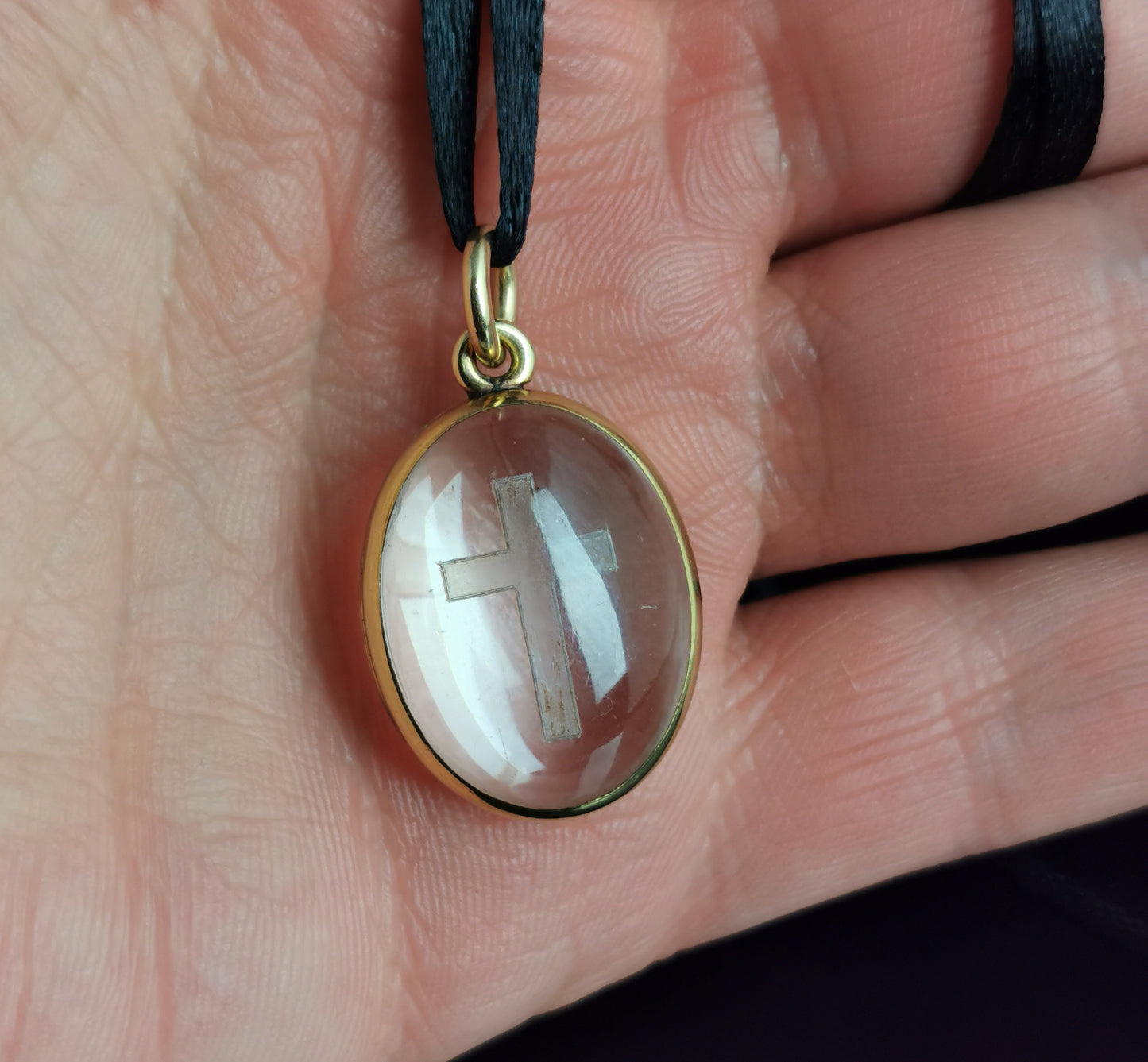 Victorian pools of light locket pendant, Cross, 9ct gold