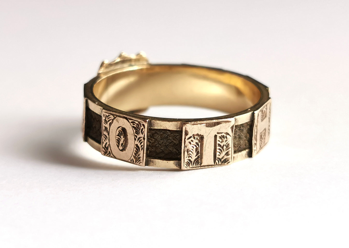 Antique Victorian mourning ring, Mother, 9ct gold and hairwork