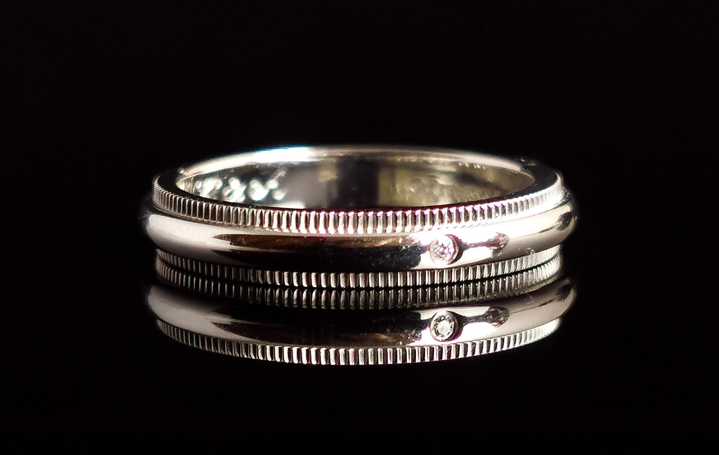 Vintage Tiffany Classic Platinum band ring, Diamond, wedding ring