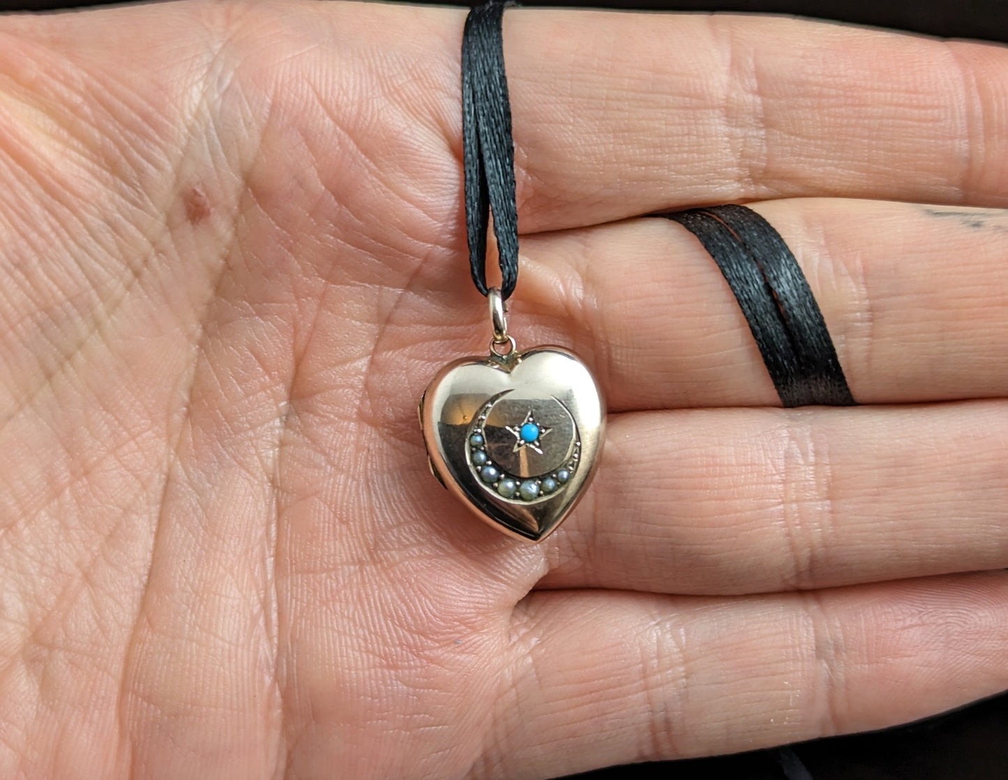 Antique Heart locket, Crescent Moon and Star, 9ct gold front and back