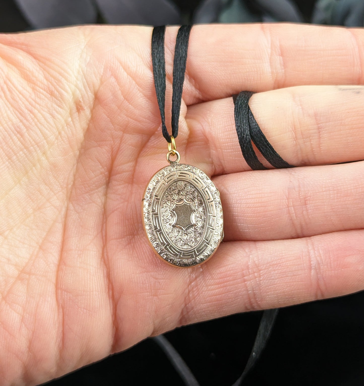 Antique Mourning locket, 9ct gold front and back, Black and White enamel