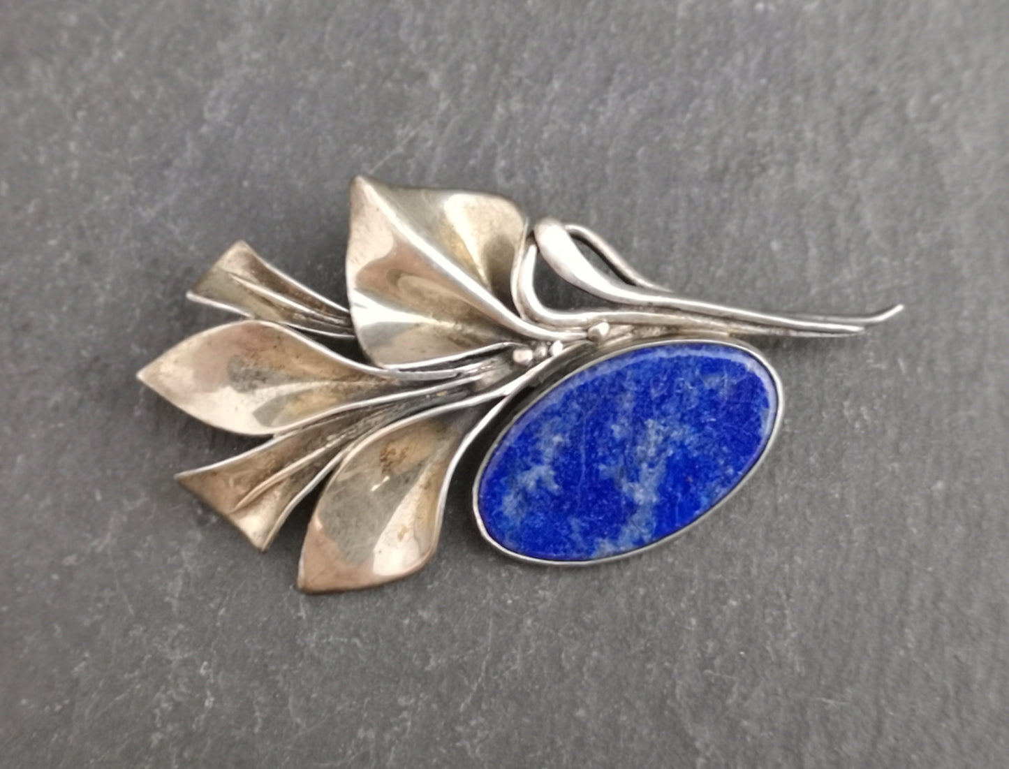 Antique Art Nouveau silver and Lapis lazuli brooch