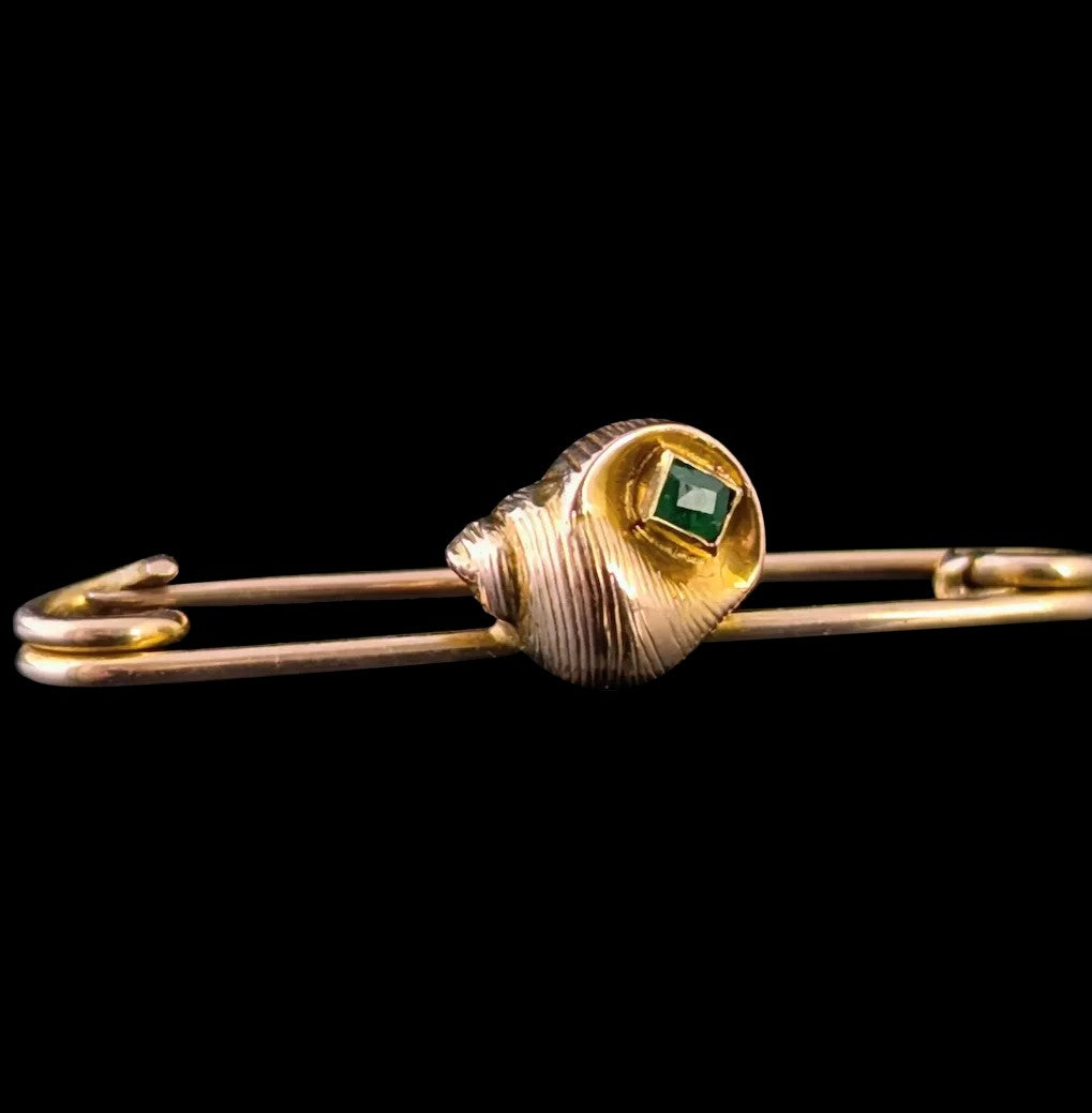 Antique Emerald seashell brooch, 9ct yellow gold
