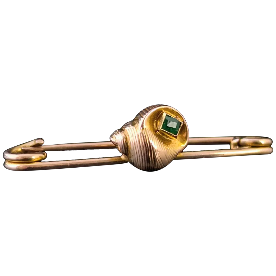 Antique Emerald seashell brooch, 9ct yellow gold
