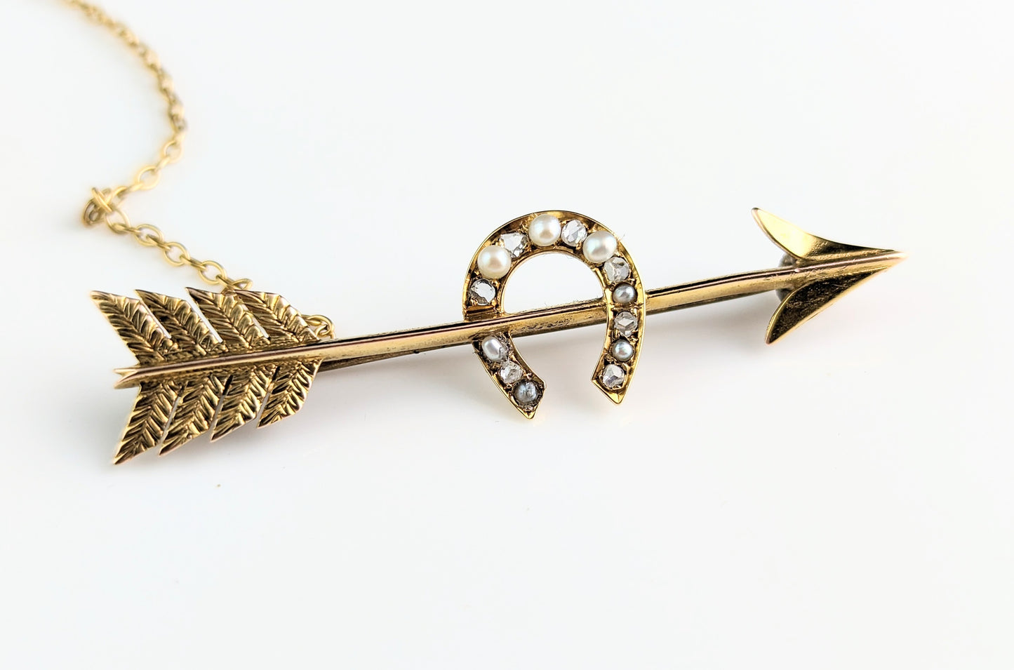 Antique 15ct gold Arrow and horseshoe brooch, Diamond and Pearl, Victorian