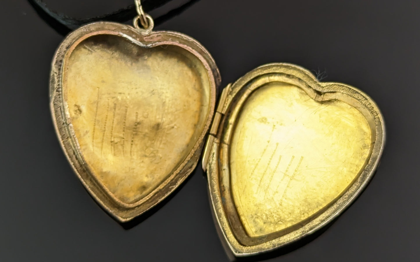 Antique love heart locket pendant, 9ct gold front and back, Edwardian