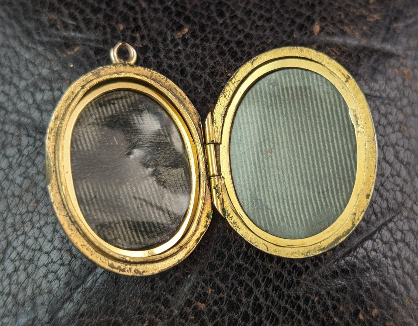 Antique 9ct gold front and back locket pendant, Floral, Edwardian