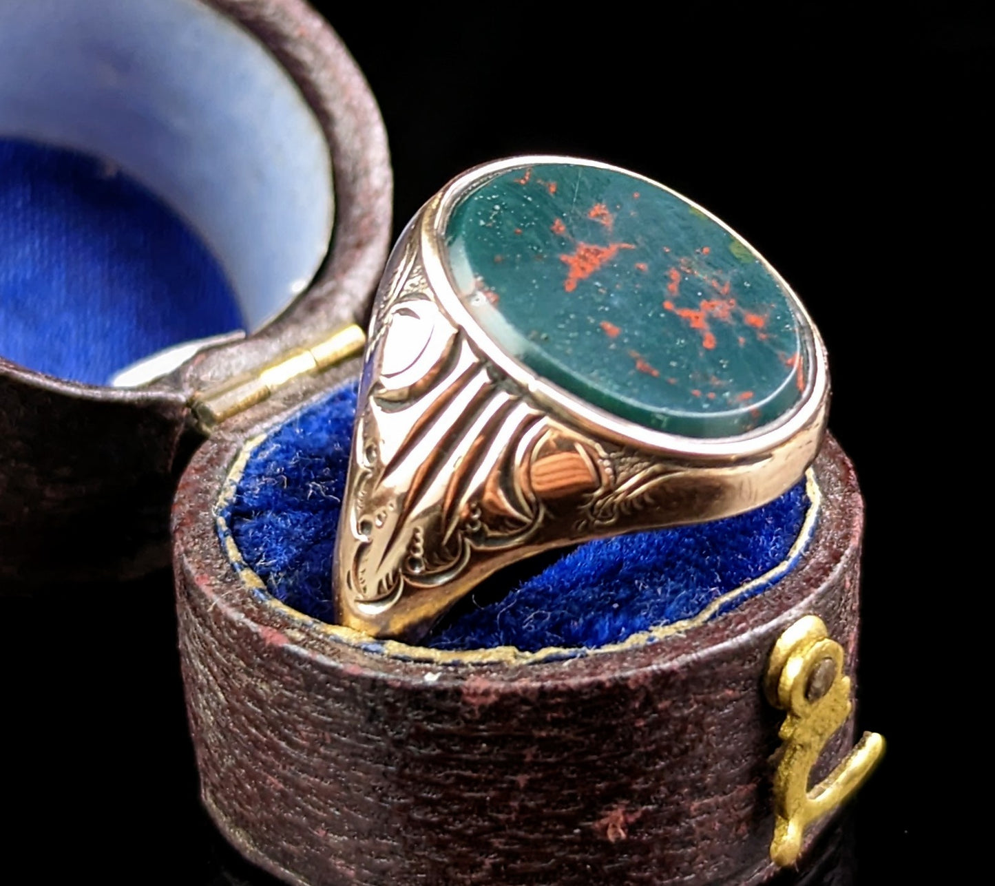 Antique Bloodstone signet ring, 9ct gold, Art Deco