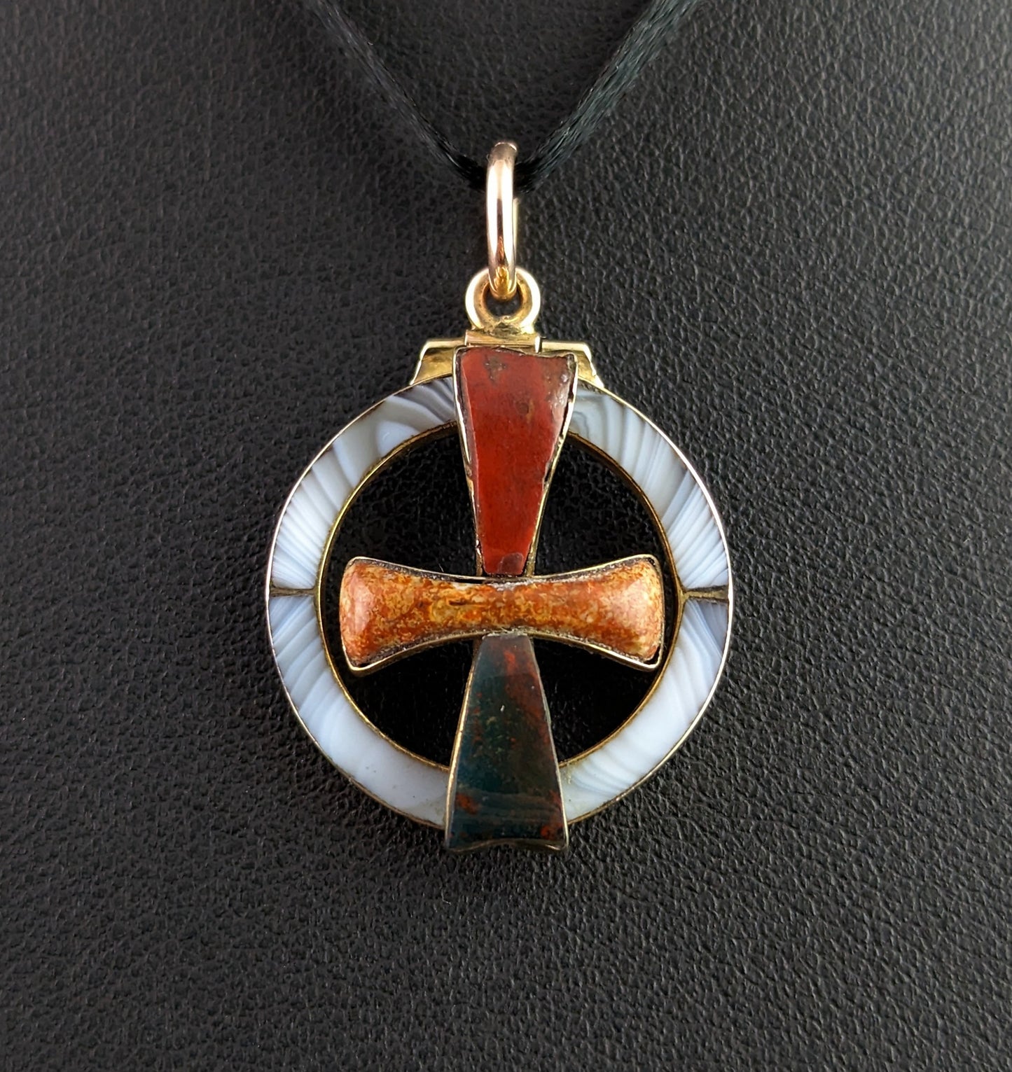 Antique Scottish agate cross pendant, 9ct gold