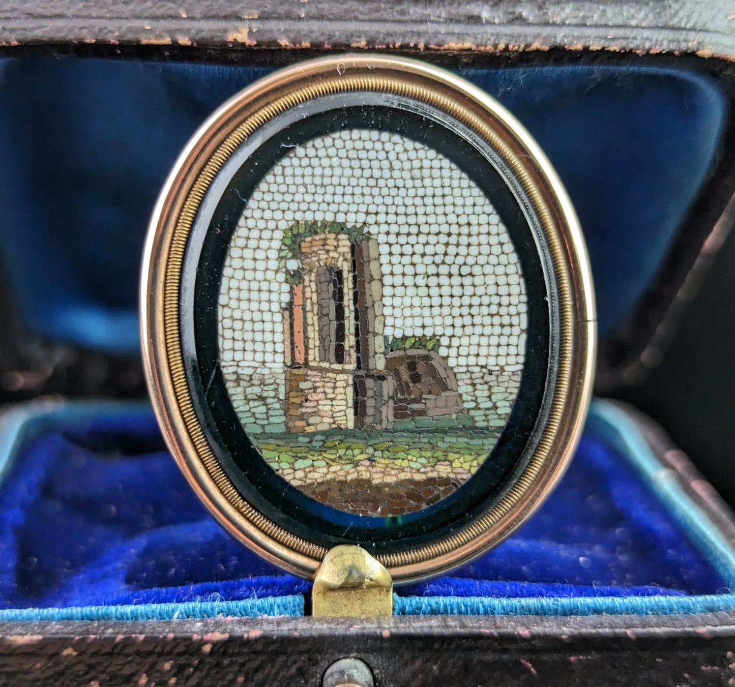 Antique Georgian Micro Mosaic brooch, Grand Tour, 9ct gold and Green glass
