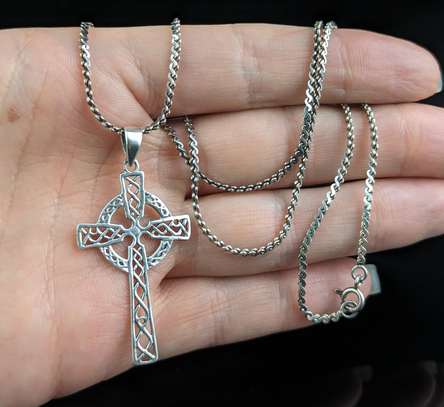 Vintage sterling silver Celtic cross pendant necklace