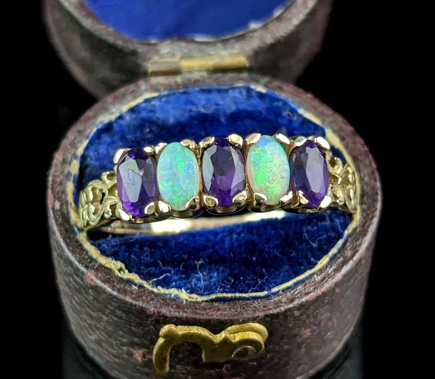 Vintage Opal and Amethyst five stone ring, 9ct gold