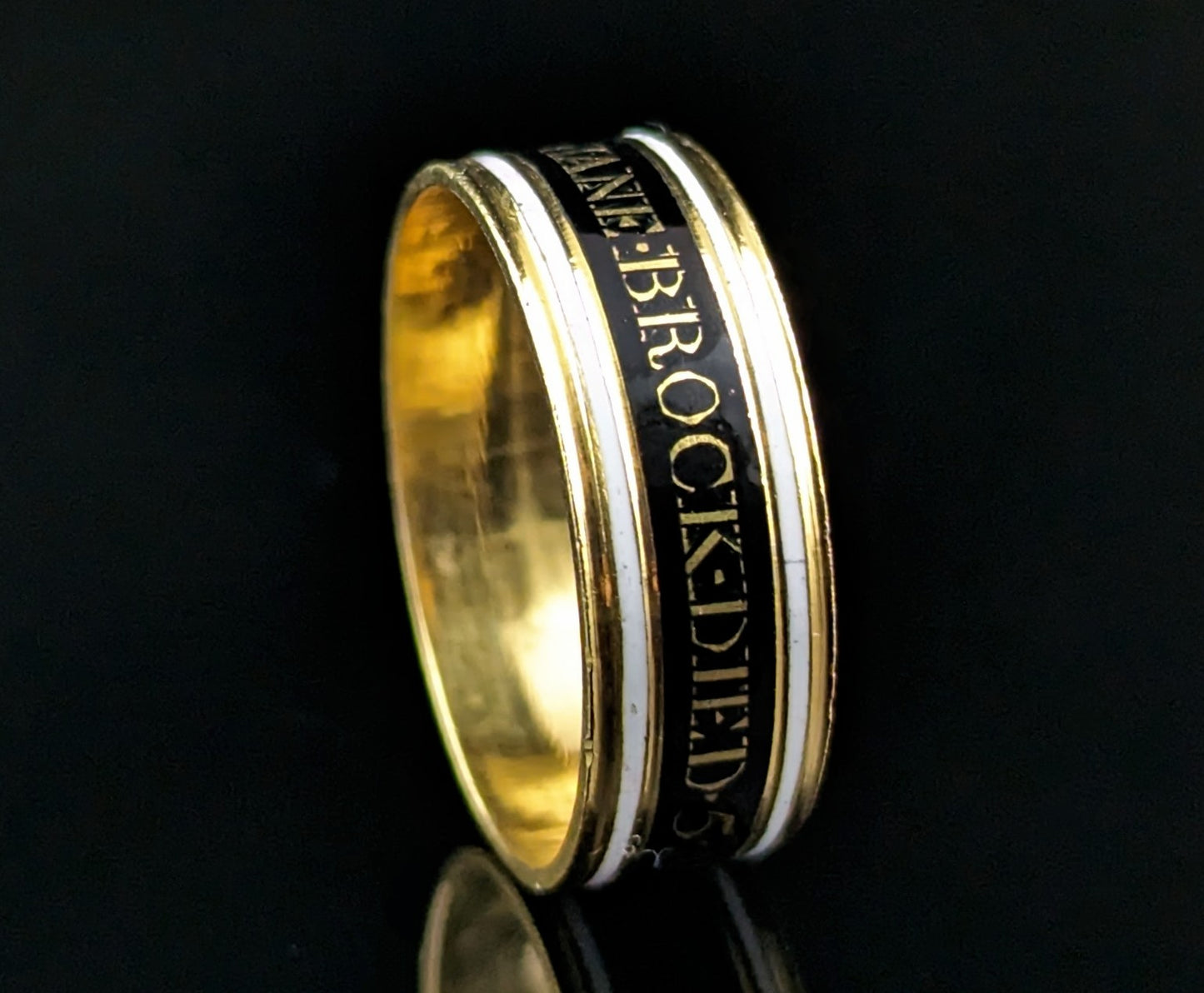 Antique Georgian mourning band ring, enamelled 22ct gold, 18th century