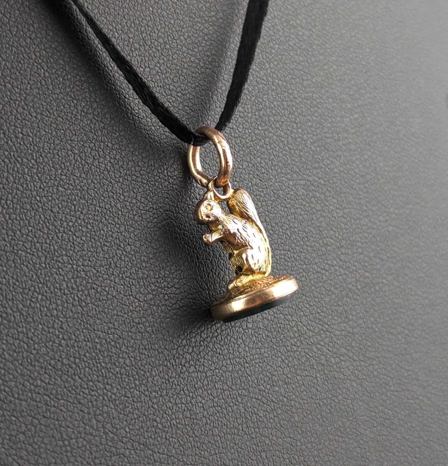 Antique 9ct gold squirrel seal fob pendant, charm