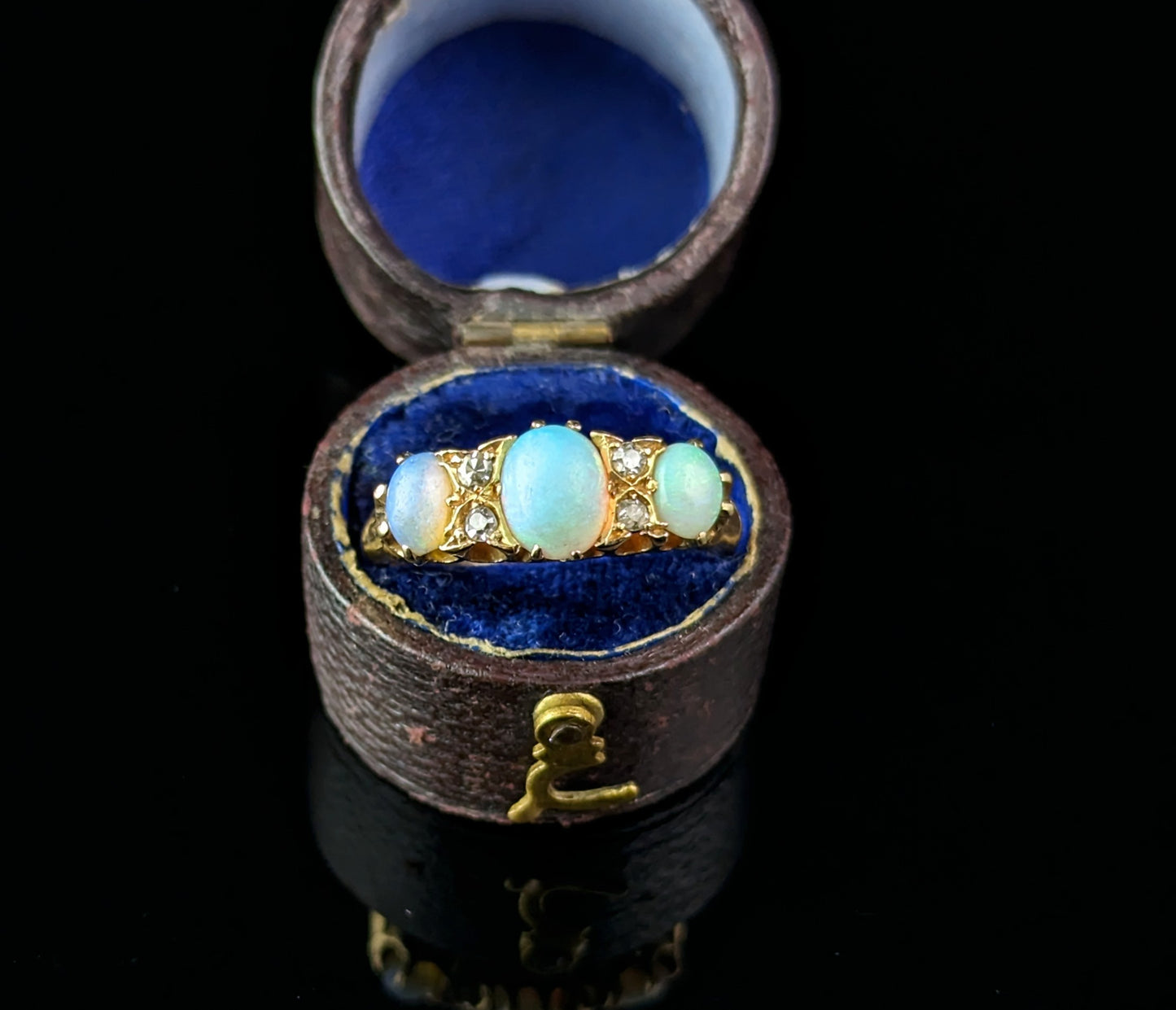 Antique Opal and Diamond ring, 18ct gold, Edwardian
