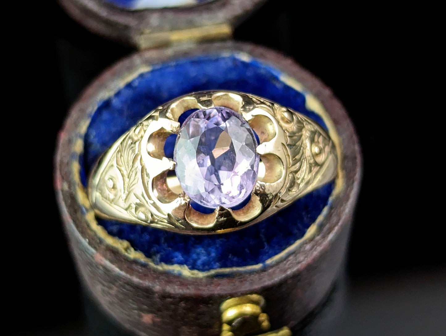 Vintage Art Deco Amethyst signet ring, 9ct gold, solitaire