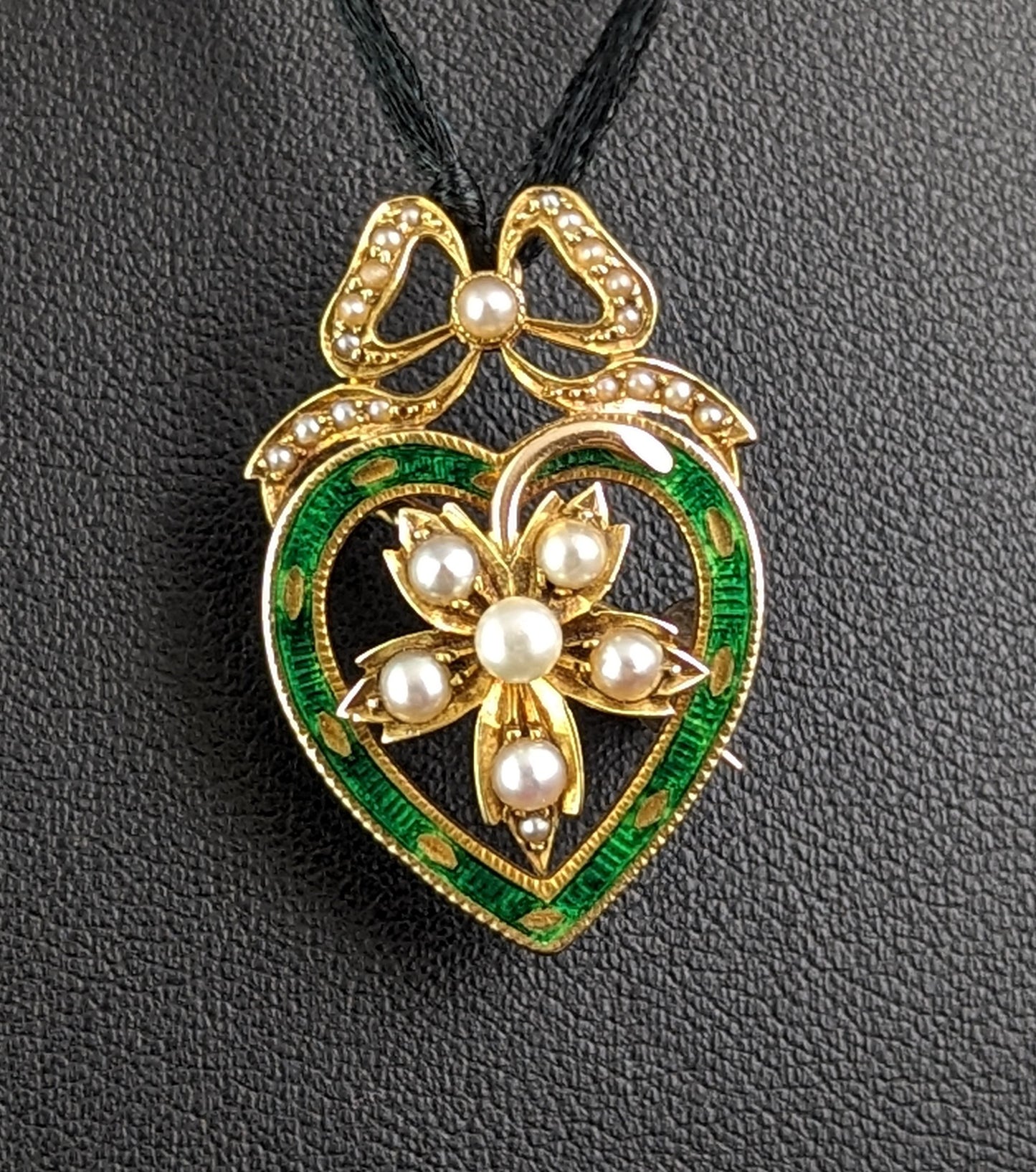 Antique Green Enamel and Pearl Heart pendant, 9ct gold
