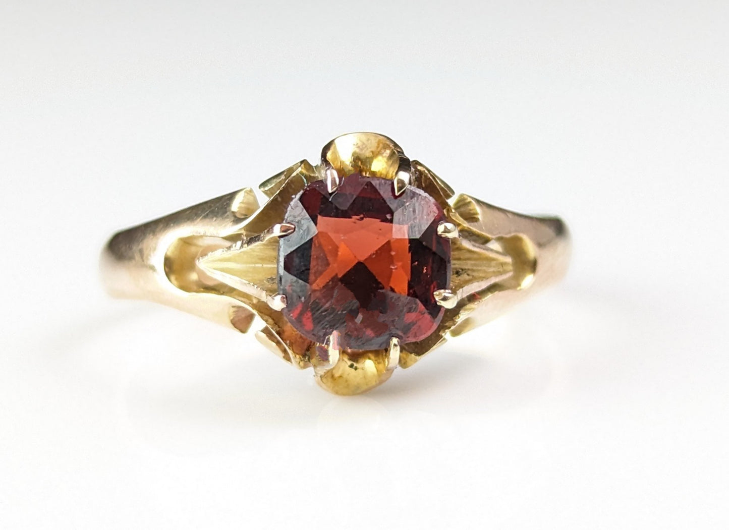 Vintage Garnet solitaire ring, 9ct yellow gold, Art Deco
