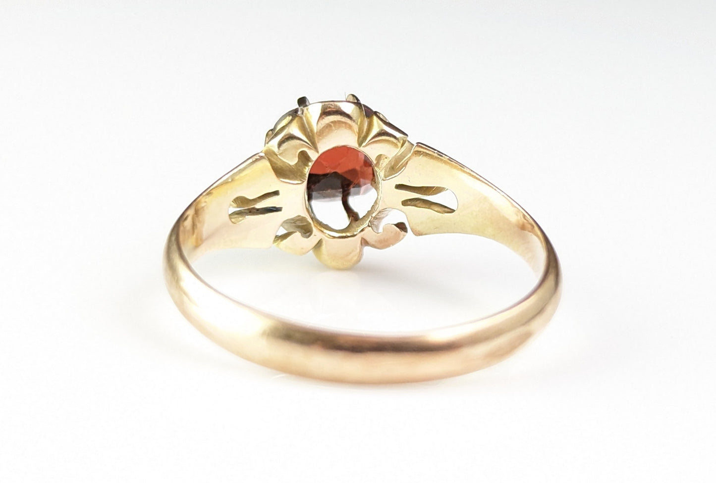 Vintage Garnet solitaire ring, 9ct yellow gold, Art Deco