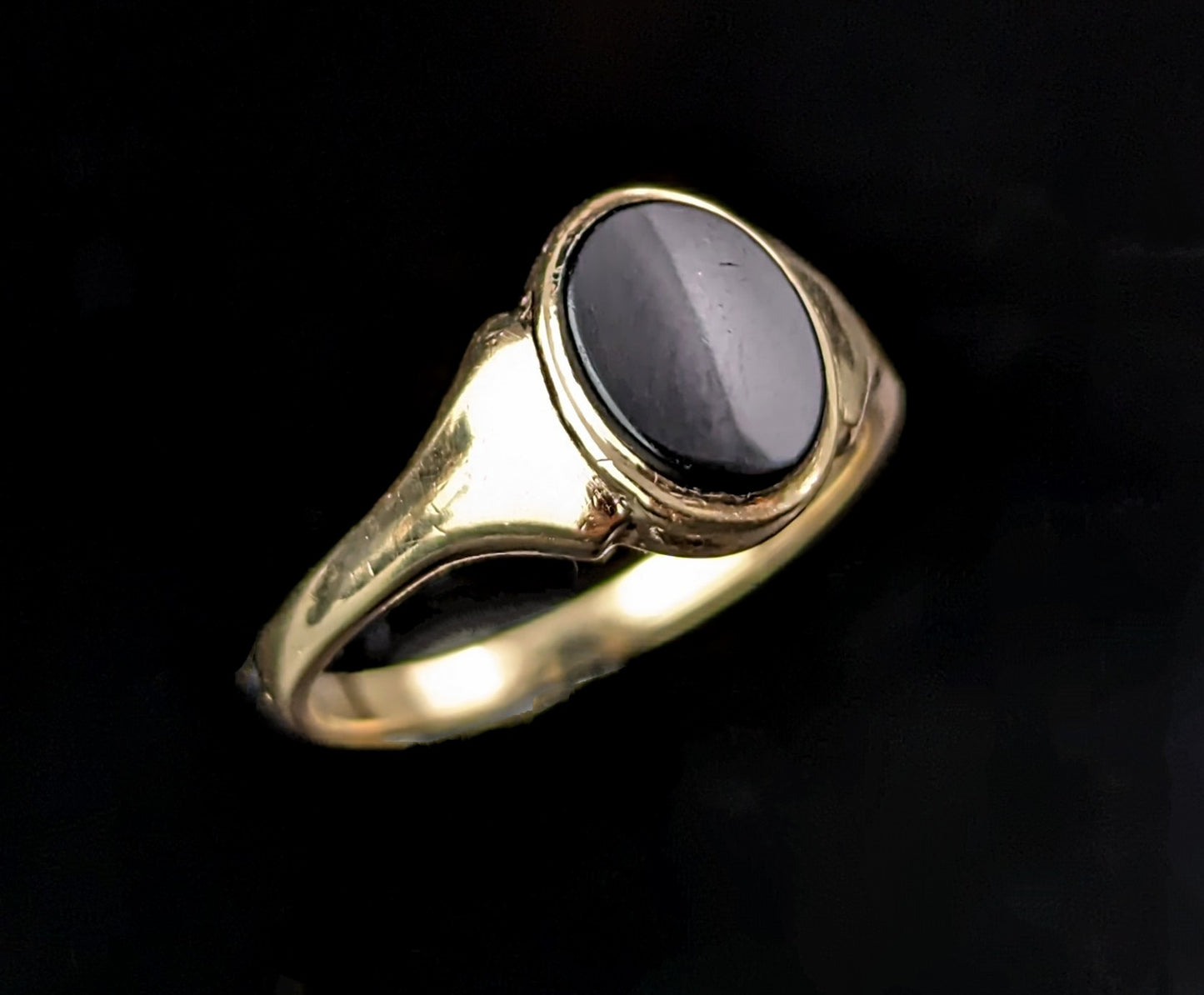 Vintage 9ct gold and Onyx signet ring, Pinky ring