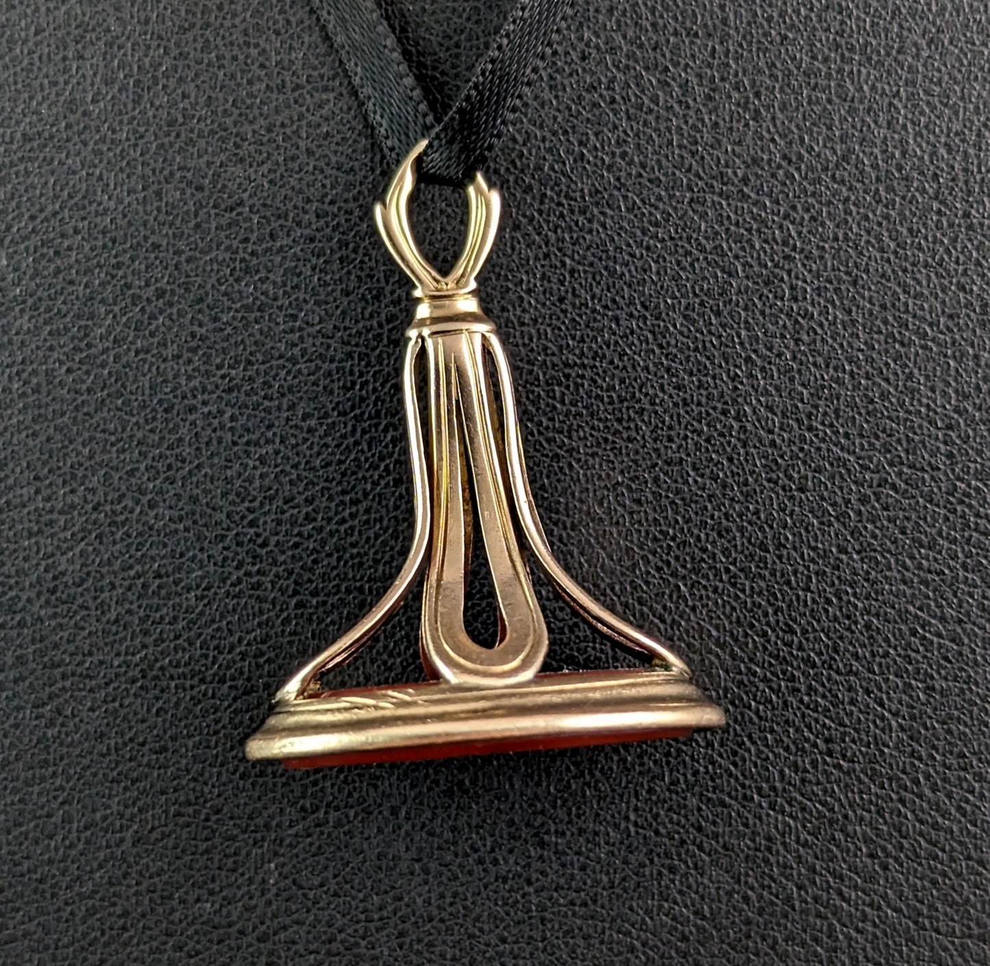 Antique Georgian seal fob pendant, Depeche Vous, 9ct gold and Carnelian