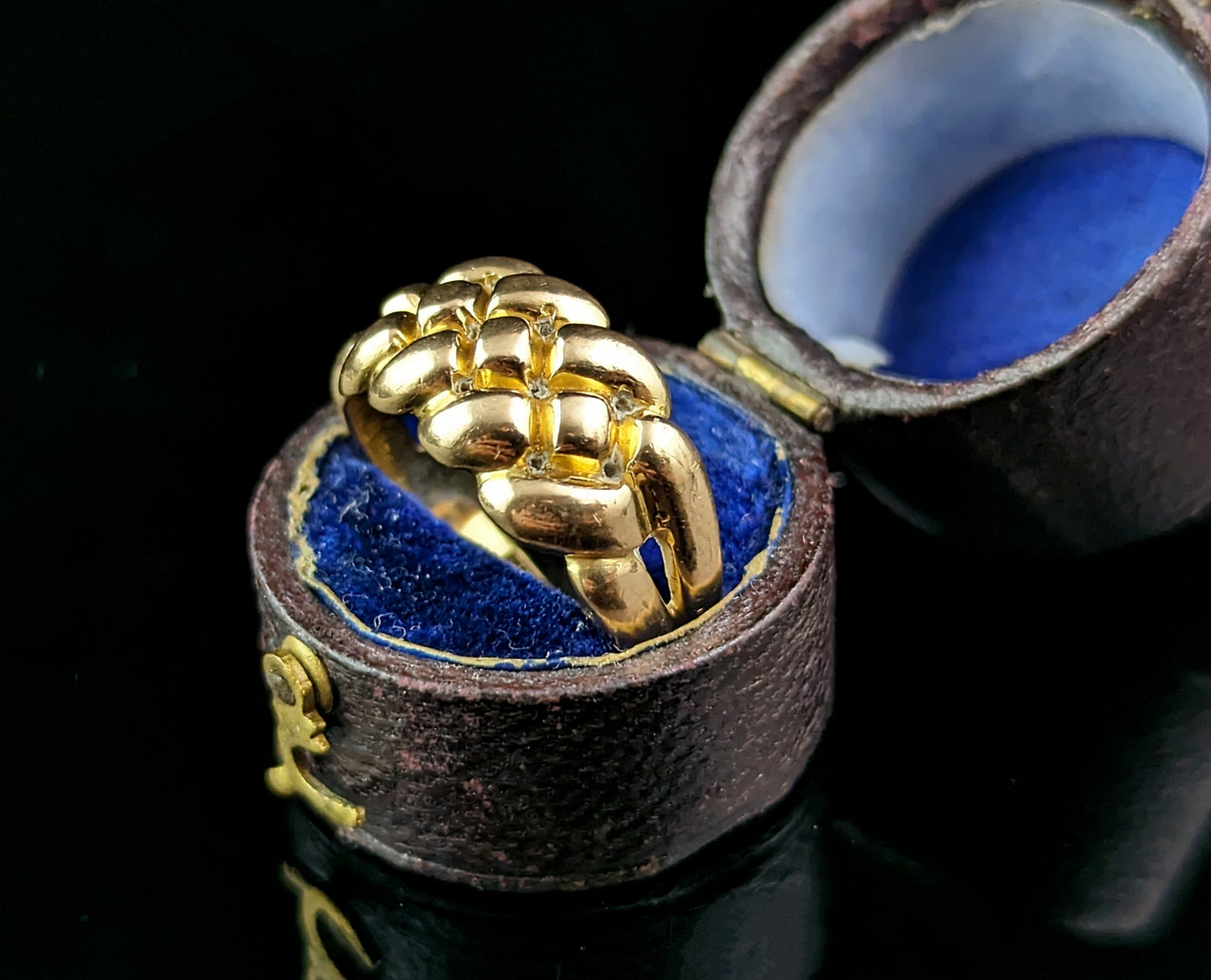 Antique 18ct gold Keeper ring, knot ring, Edwardian
