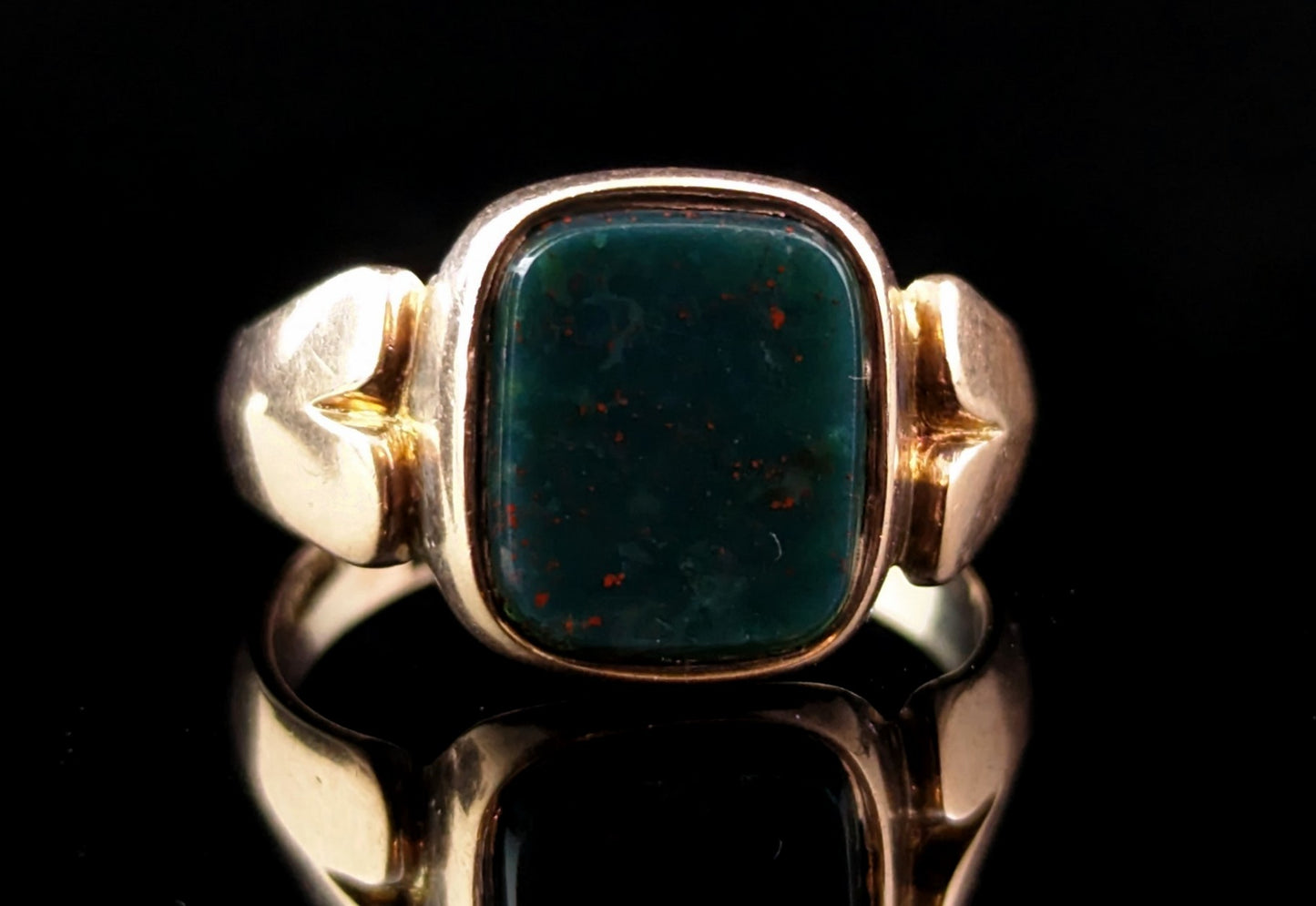 Antique Bloodstone signet ring, 9ct gold, Victorian, boxed