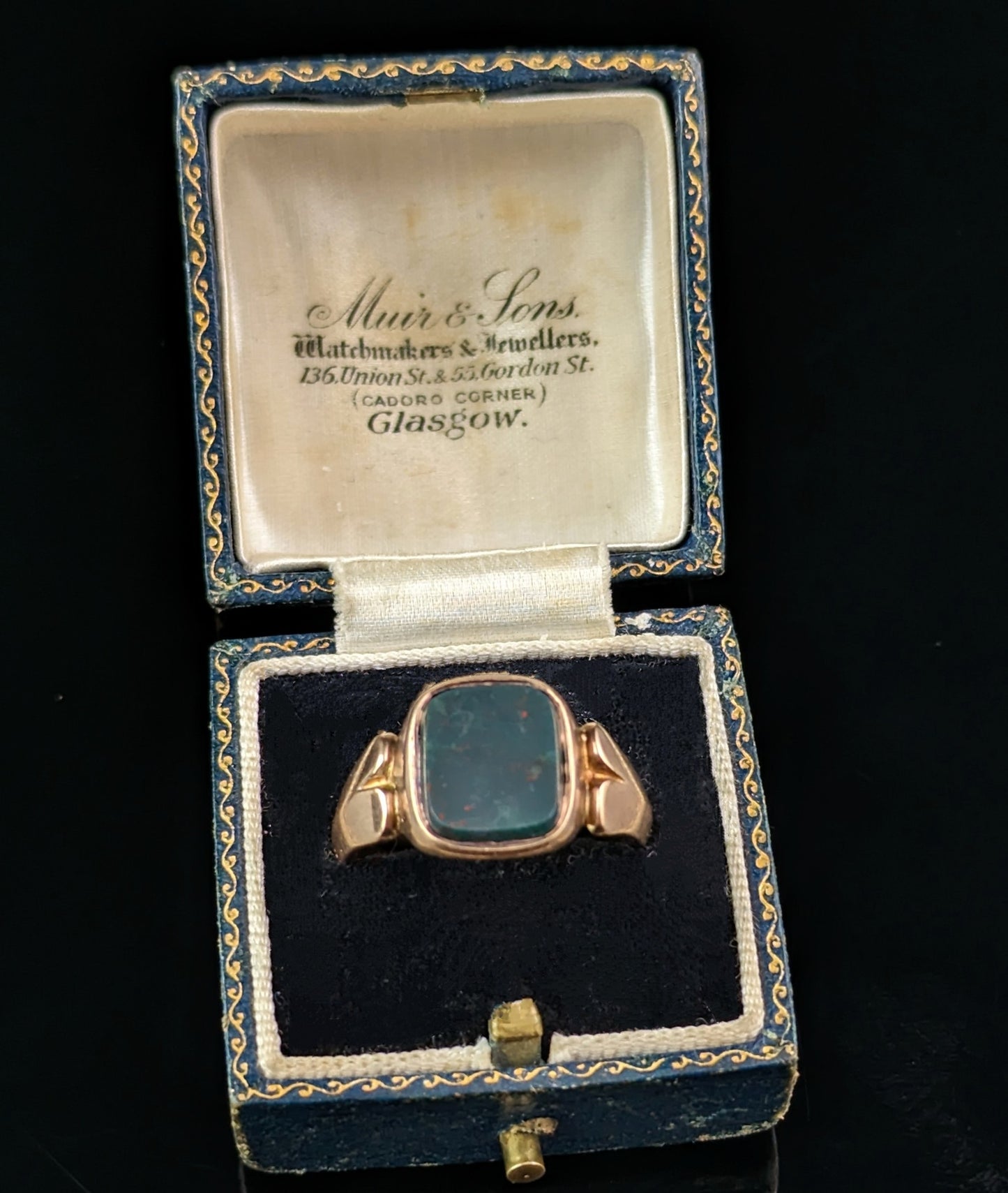 Antique Bloodstone signet ring, 9ct gold, Victorian, boxed