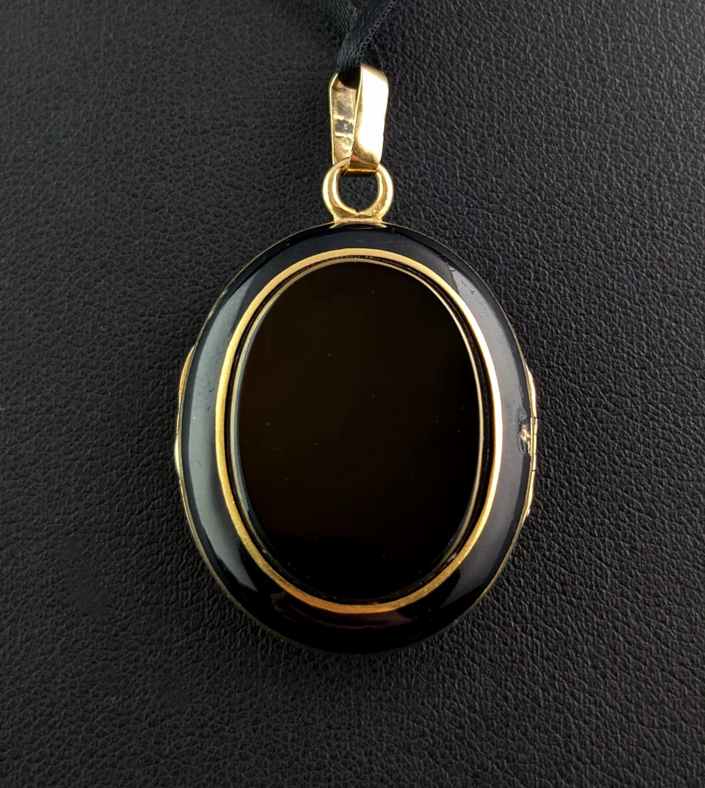 Antique French Mourning locket, Black onyx and 18ct gold, Remember